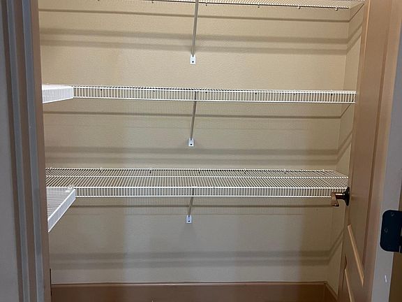 Walk-in Pantry