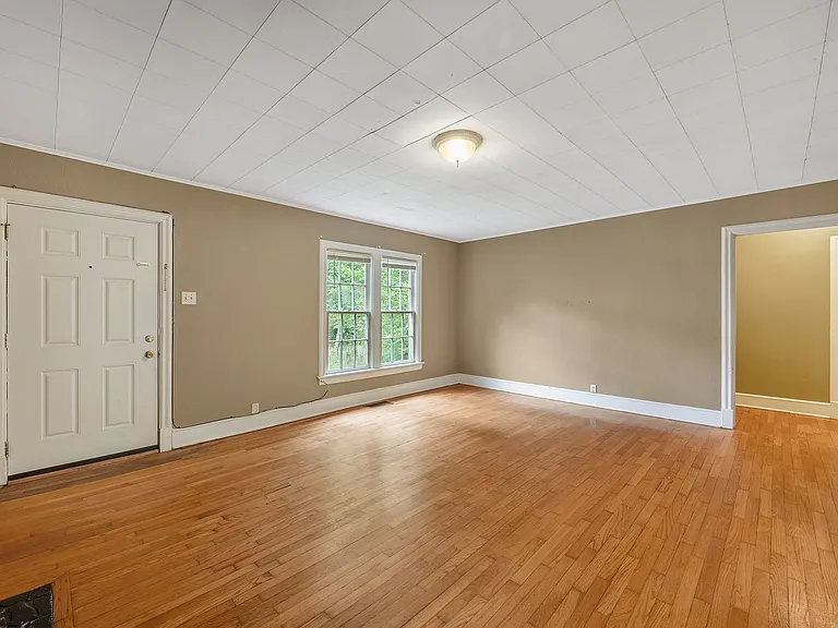 132 Rowland Pl — Photo 13