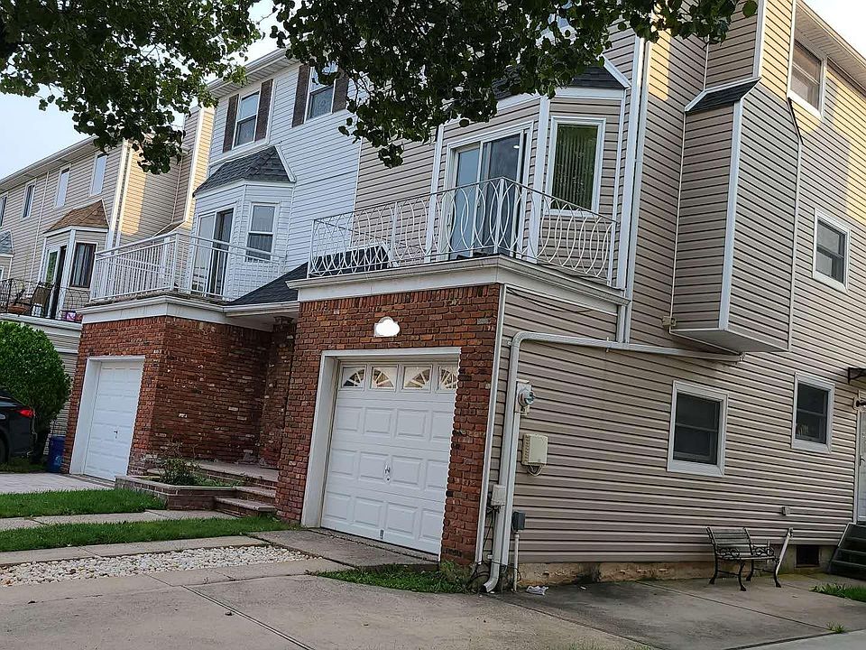 1st image of 658 Travis Ave Floor 1