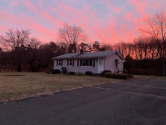 4th image of 3 Sherwood Dr