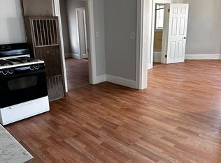 33 Chester St #3F, Woonsocket, RI 02895