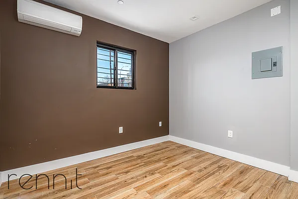 Rented by Rennit Inc. | media 21