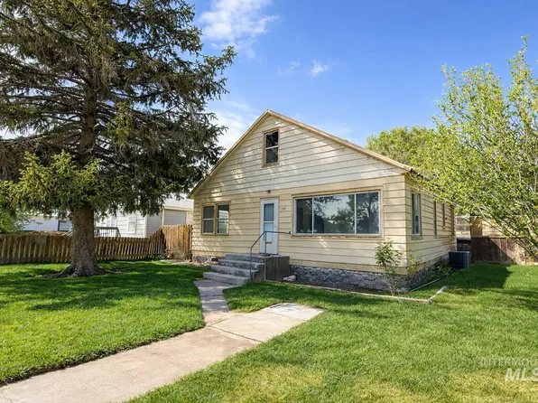 444 E 4th Ave, Glenns Ferry, ID 83623