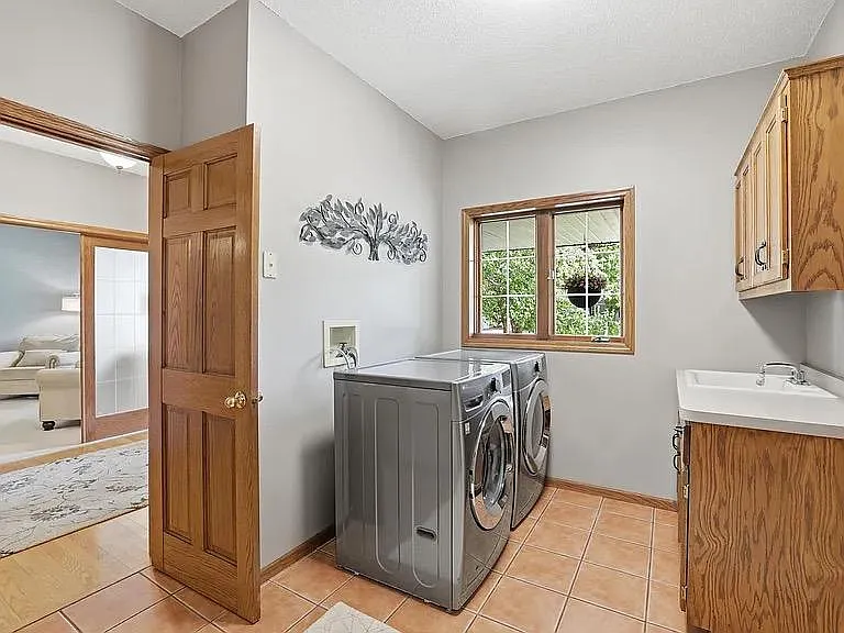 8761 Inverness Rd — Photo 11
