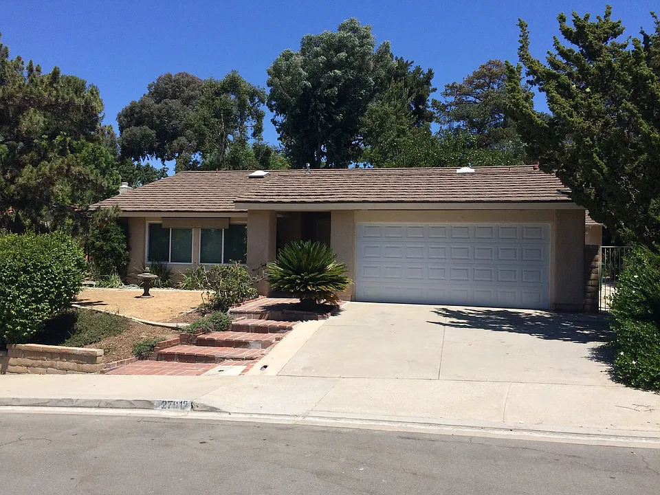 27012 Cordero Ln