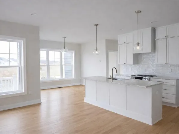 153 Revolution Way, Middletown, RI 02840