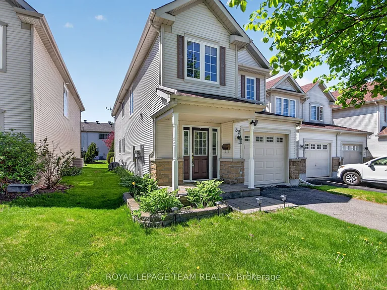 32 Riverstone Dr N — Photo 3