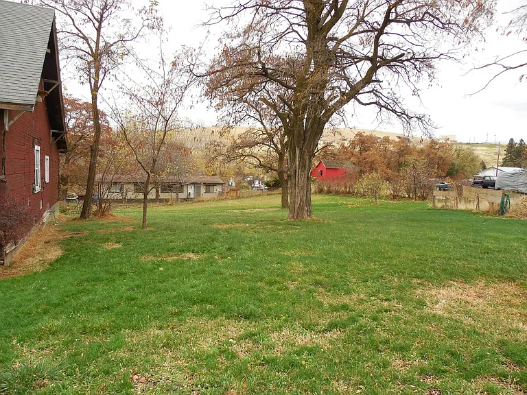 603 S Water St — Photo 2