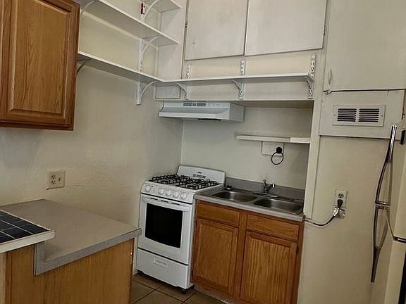 4th image of 1524 Lead Ave SE #4