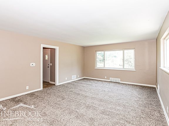3rd image of 10111 Hamilton Ave