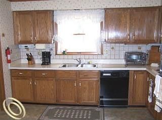 4th image of 33983 Kirby St
