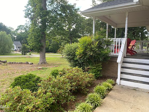 3rd image of 13016 Meadowridge Dr