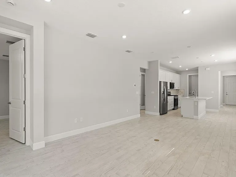4501 Nautilus Cir — Photo 9
