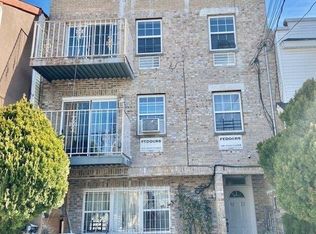 92-23 176th St, Jamaica, NY 11433