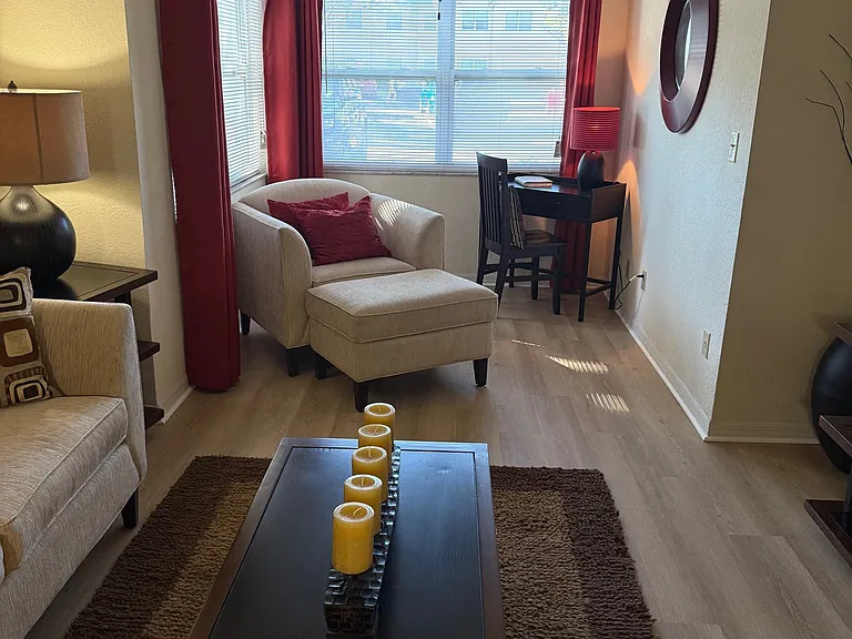 River Park Apartments — Photo 20