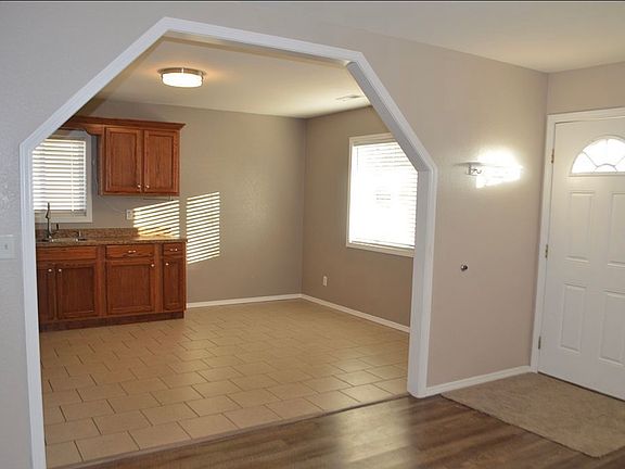 2nd image of 703 Mathew St