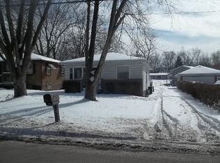 2714 Springfield Lake Dr, Akron, OH 44312