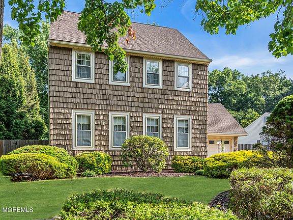 4th image of 668 Weston Drive