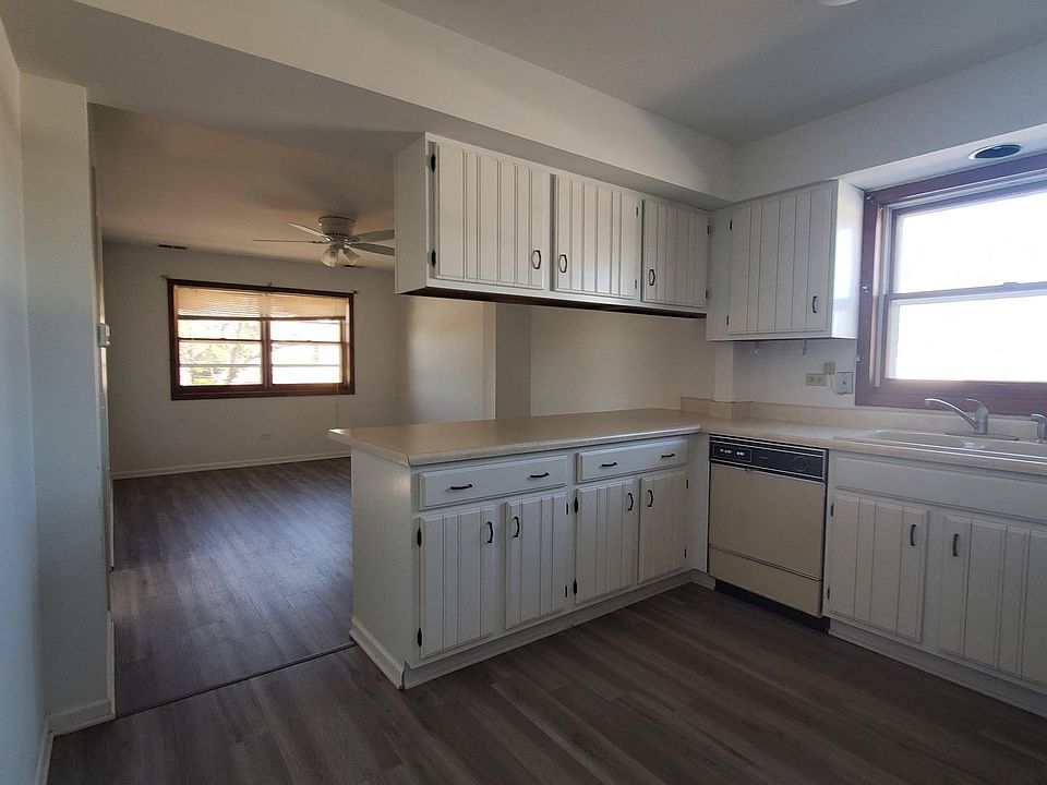 1st image of 439 N Lake St #439