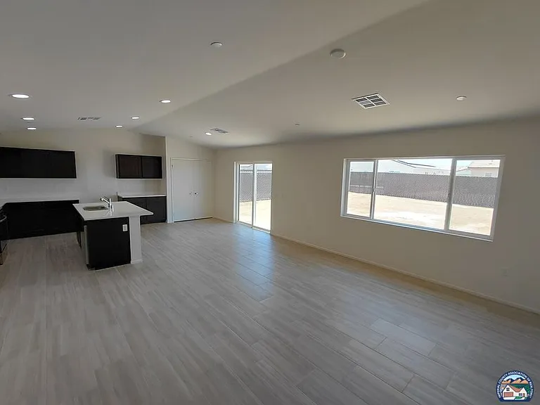 485 Palomino Ct — Photo 11