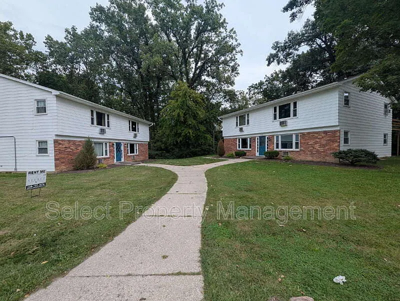2 bed, 1.0 bath, 660 sqft, $999 — Photo 2