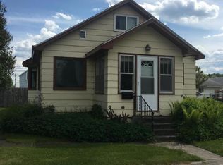 601 8th St, International Falls, MN 56649