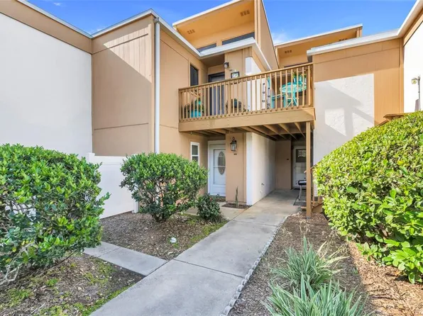 1051 S Highland St APT 4B, Mount Dora, FL 32757