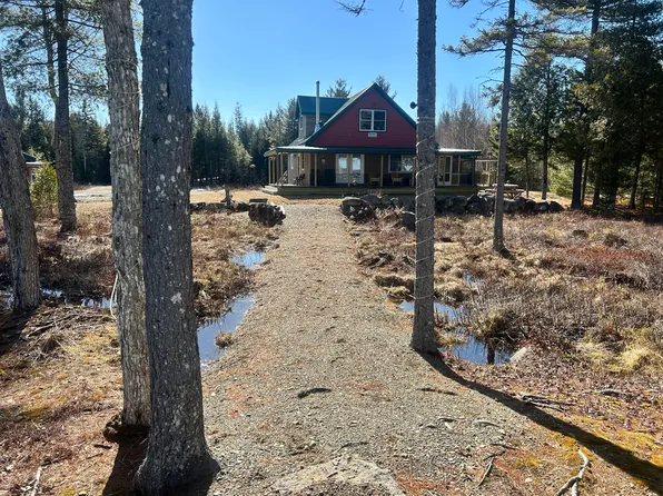 5 W Shore Road, Lowell, ME 04493
