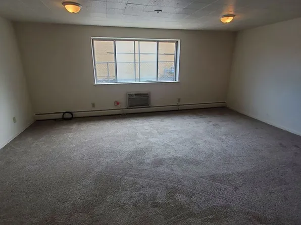 1920 Lathrop Ave. (16 Unit), 1920 Lathrop Ave #206, Racine, WI 53405