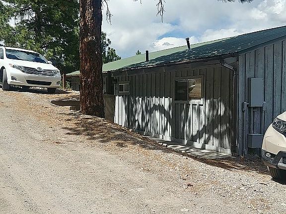 Street, looking at frnt door