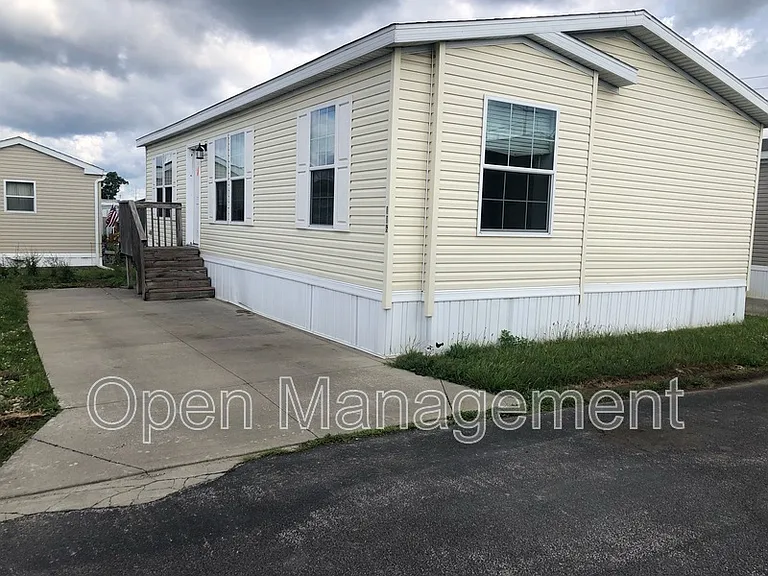 2700 Brookpark Rd #116 — Photo 2