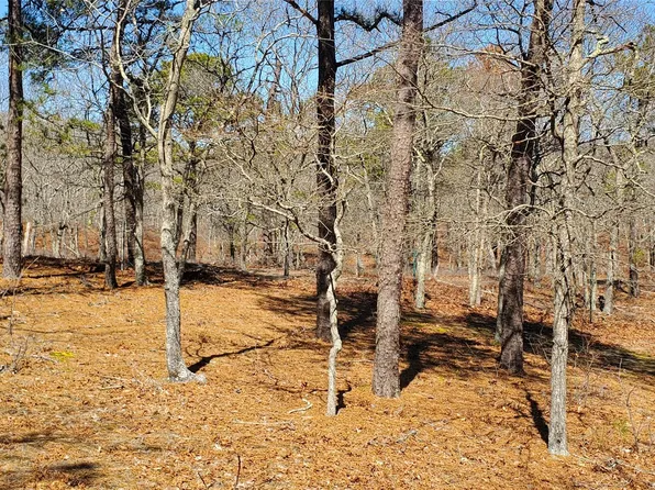 5 Bark Court, East Hampton, NY
