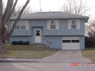 904 S Greenwich St, Grand Island, NE 68801