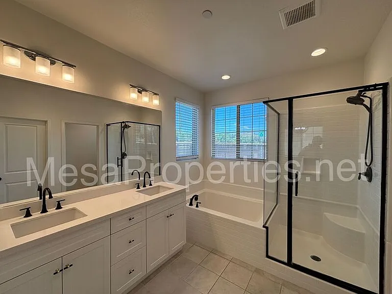 998 Rodeo Rd — Photo 13