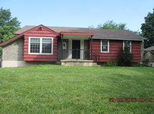 1001 NW Canterbury Rd, Blue Springs, MO 64015