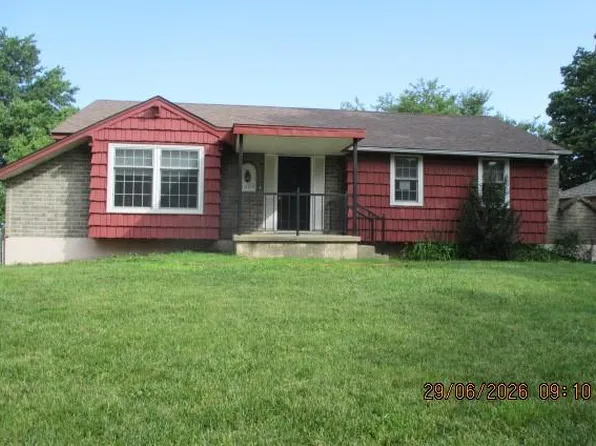 1001 NW Canterbury Rd, Blue Springs, MO 64015