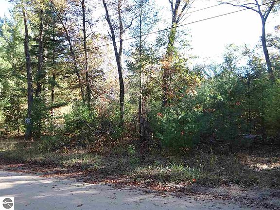 2nd image of 5473 Onaleah Dr