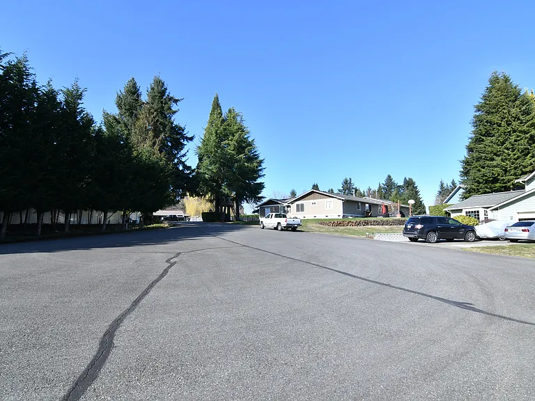 2739 Walker Ct SE — Photo 27