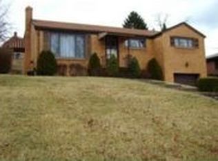 2410 Red Oak Dr, Pittsburgh, PA 15220