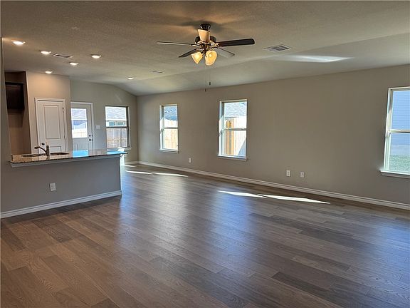 5th image of 1708 Robinson Dr