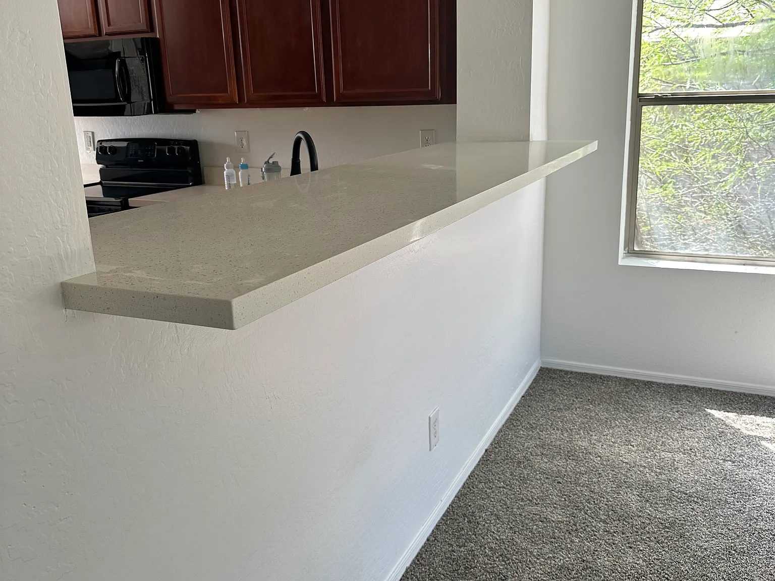 3 bed, 1305 sqft, $1,995 — Photo 4
