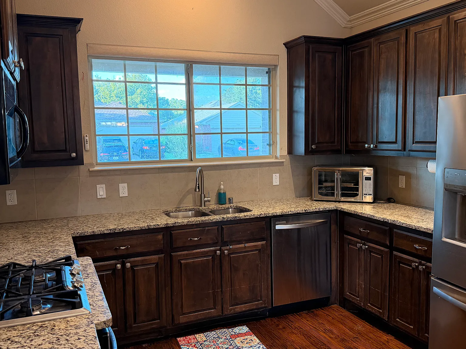 4 bed, 2259 sqft, $2,950 — Photo 3