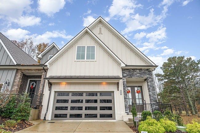 1st image of 3058 Wiltshire Park Pl