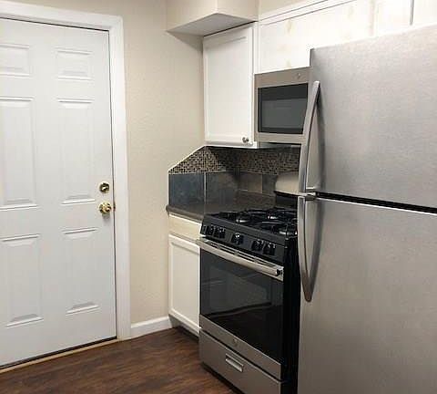 5th image of 1217 Baywood Ln