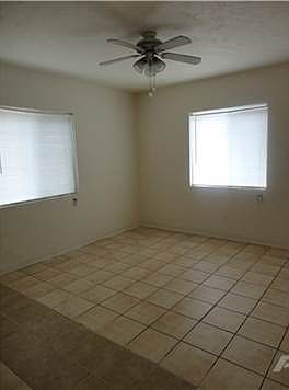4th image of 529 NE 2nd Ave