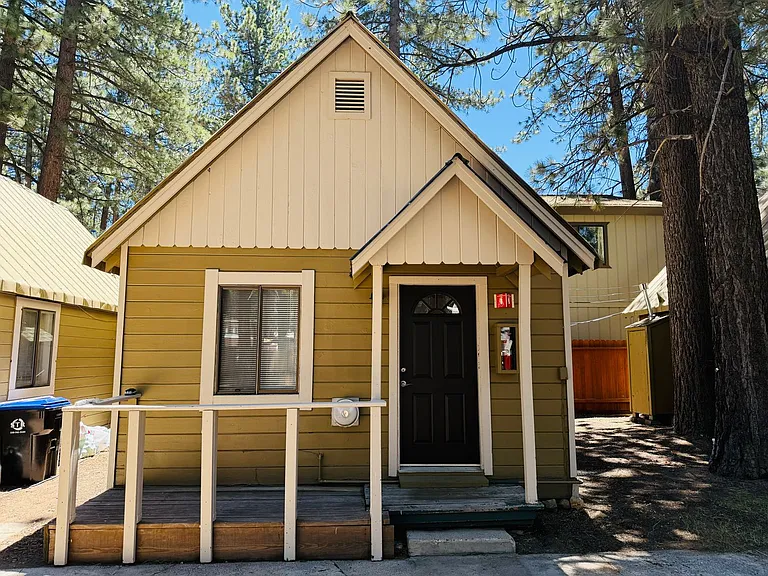 1227 Sierra Blvd — Photo 16