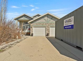 50 SW Thyrza Burkitt Pl N, Lethbridge, AB T1H5M5