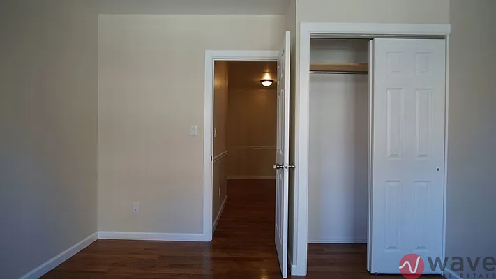 Rented by Wave Real Estate Group | media 9
