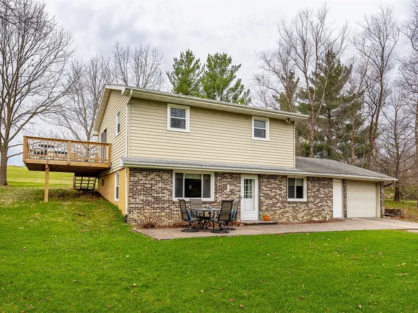 2724 Hiatt Apple Rd, Peru, IA 50222