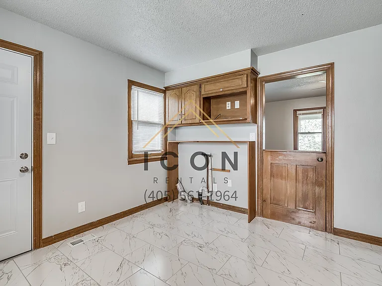 3228 NW 11th St — Photo 5
